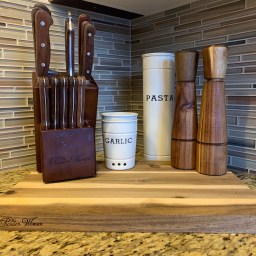 8 Tips for Managing Your Sanity and Manifesting Happiness by Eliminating Clutter