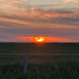 Finding Serenity: The Powerful Effects of Sunsets on Our Mind, Body, & Soul